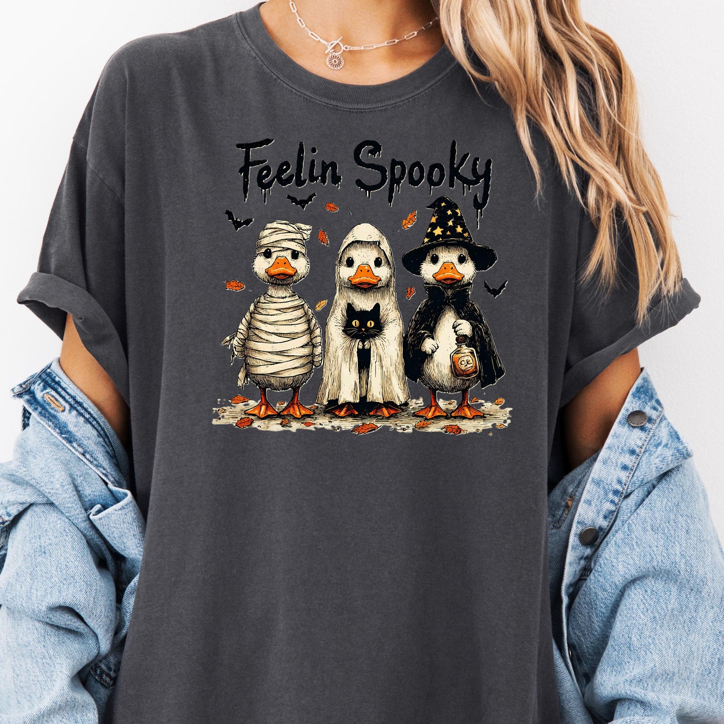 Feelin Spooky Duck Shirt – Funny Halloween Ducks Graphic Tee, Cute Spooky Season T-Shirt for Fall
