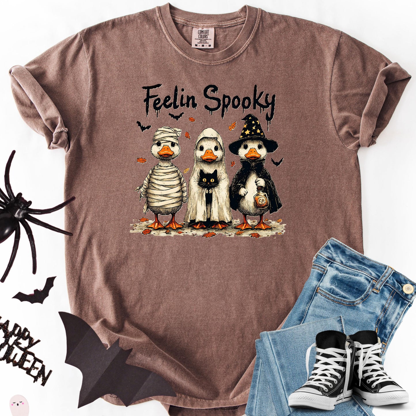 Feelin Spooky Duck Shirt – Funny Halloween Ducks Graphic Tee, Cute Spooky Season T-Shirt for Fall