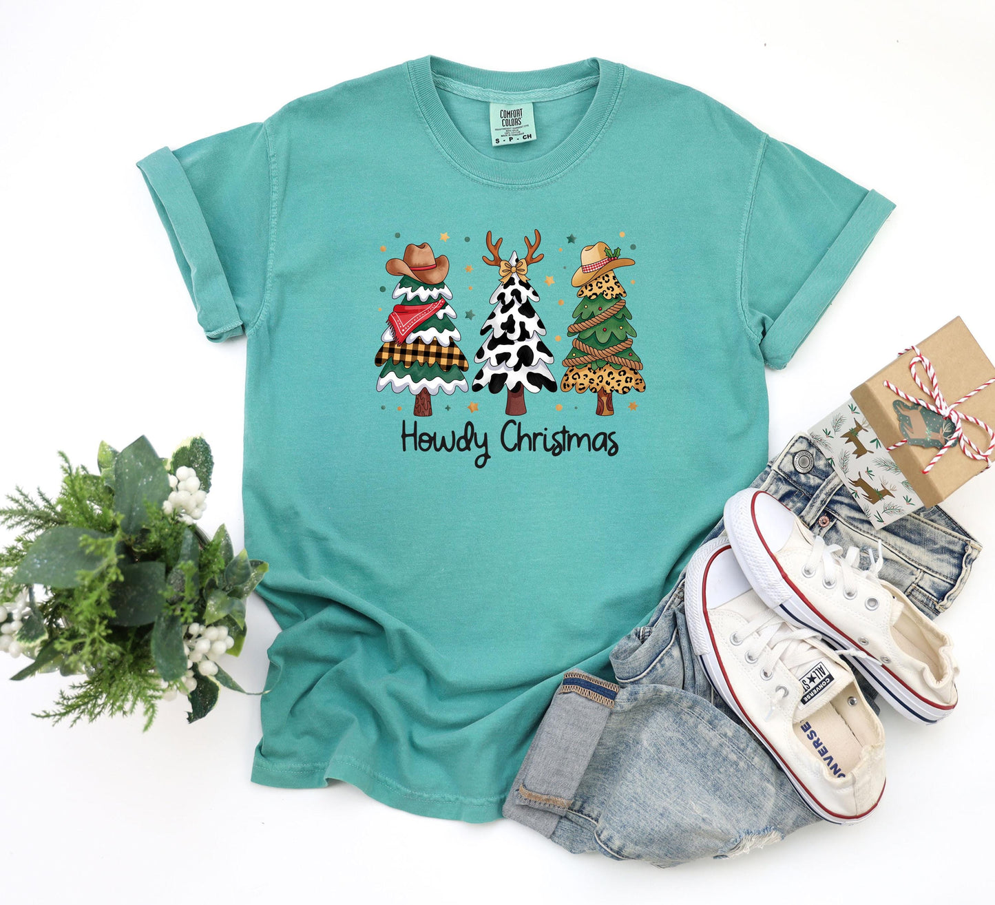 Howdy Christmas Shirt: Western Cowgirl Holiday Tee