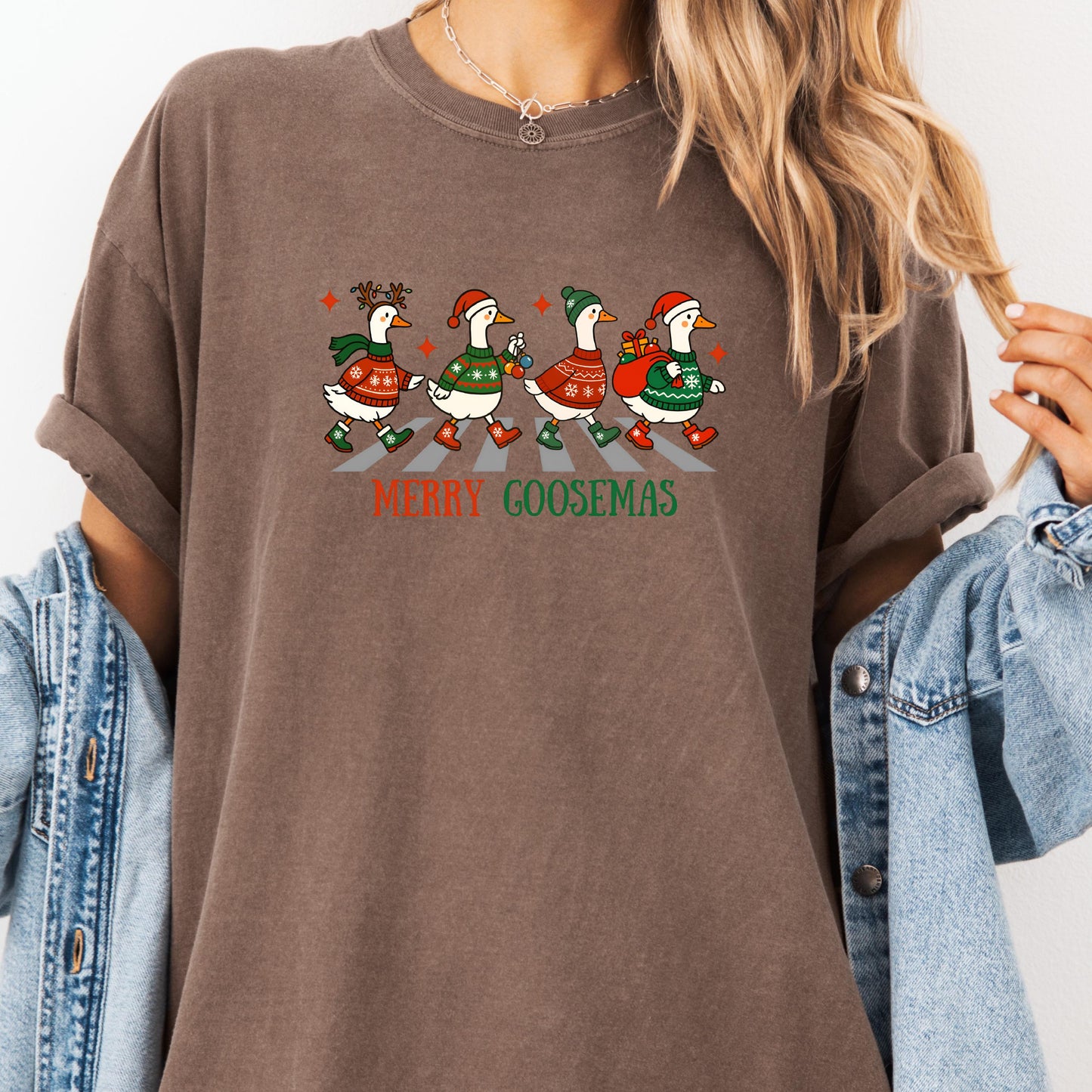 Merry Goosemas Christmas T-Shirt: Funny Holiday Farm Animal Tee