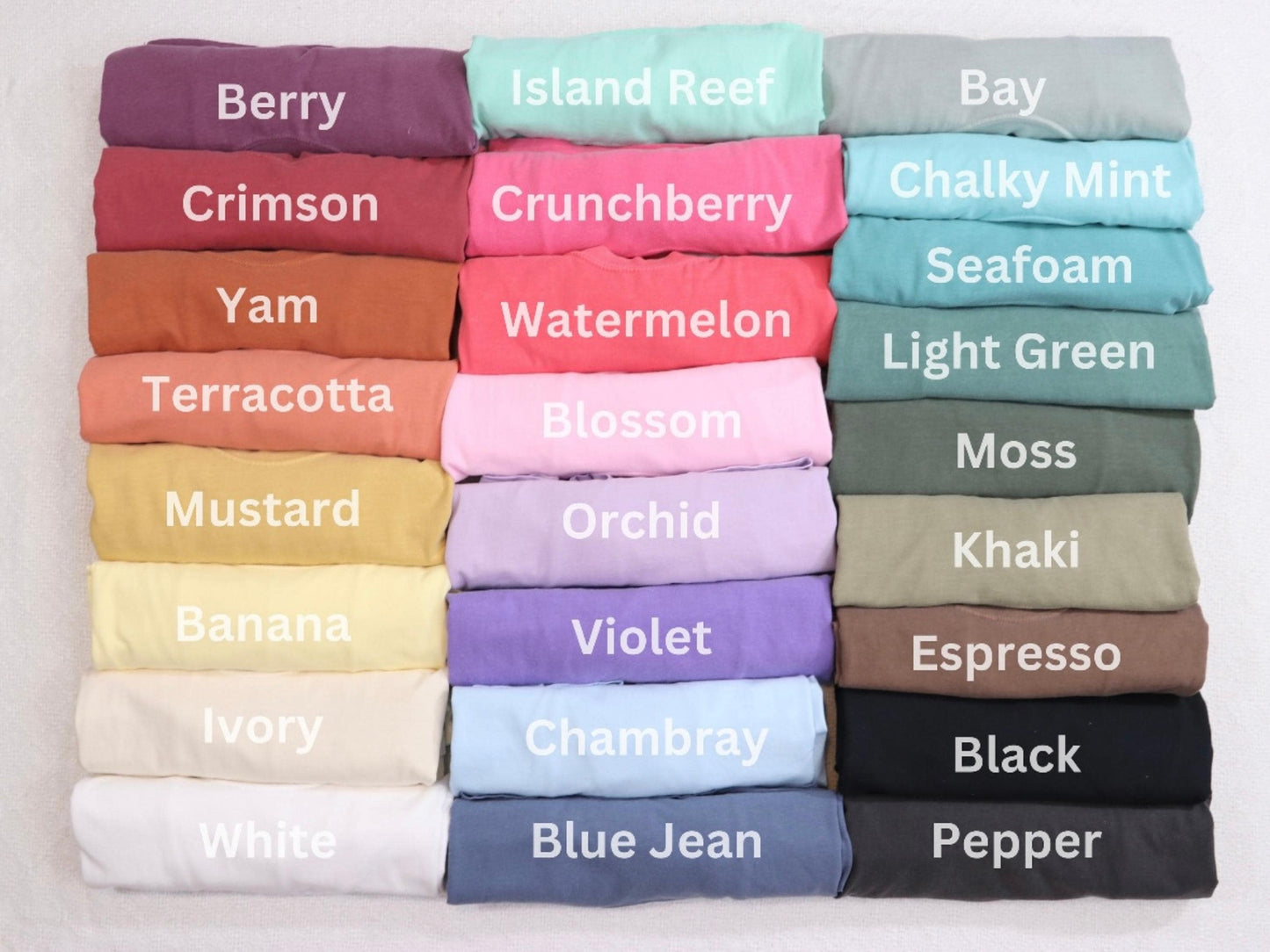 Patriotic Deer USA Flag T-Shirt: Vintage Hunting Graphic Tee